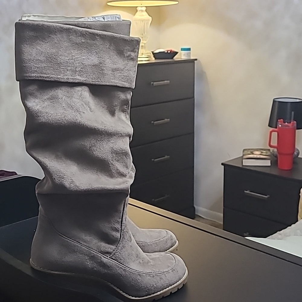 3" Heeled Slouch Bass Eden style Boots- NWOT